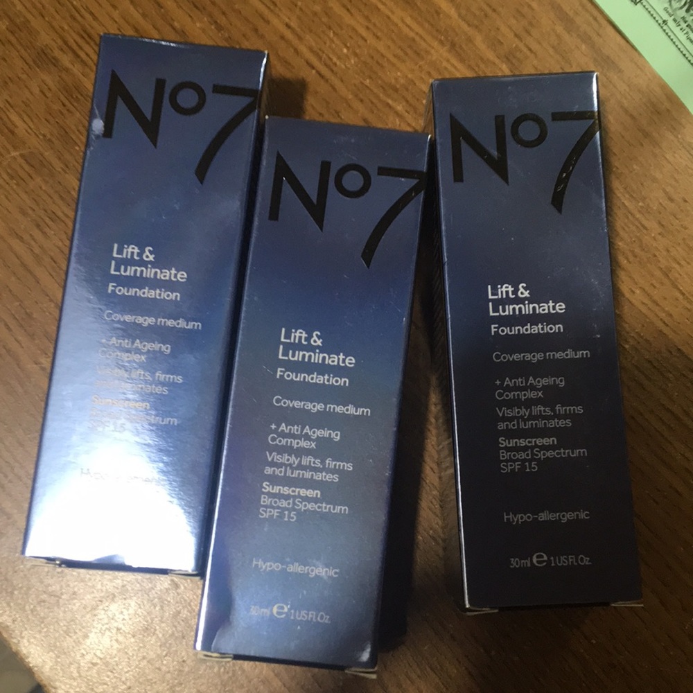 No7 lift and luminate foundation